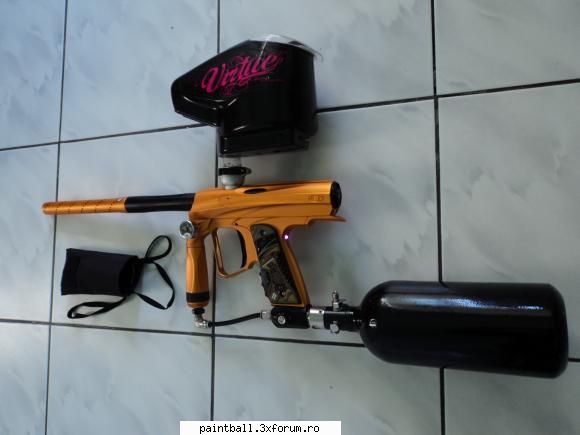 vand 2 arme paintball 
     -smart parts shocker nxt orange : 
	- grips hybrid, 
	- cadenta